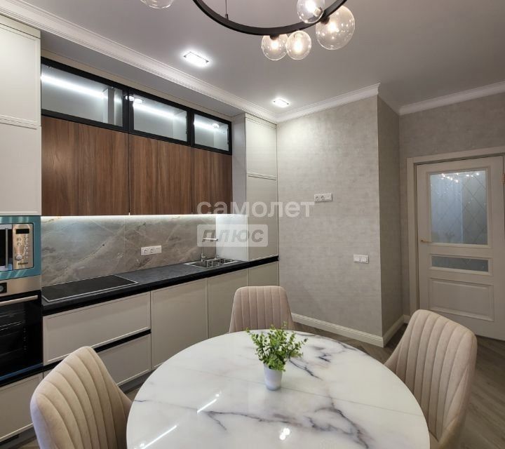 Сдаётся 2-комнатная квартира, 65 м²