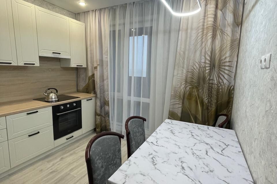 Сдаётся 2-комнатная квартира, 55 м²