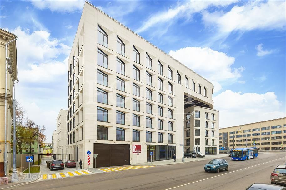 Продаётся 1-комнатная квартира, 147 м²