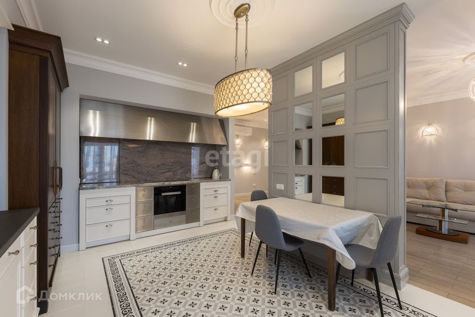 Продаётся 3-комнатная квартира, 110.2 м²