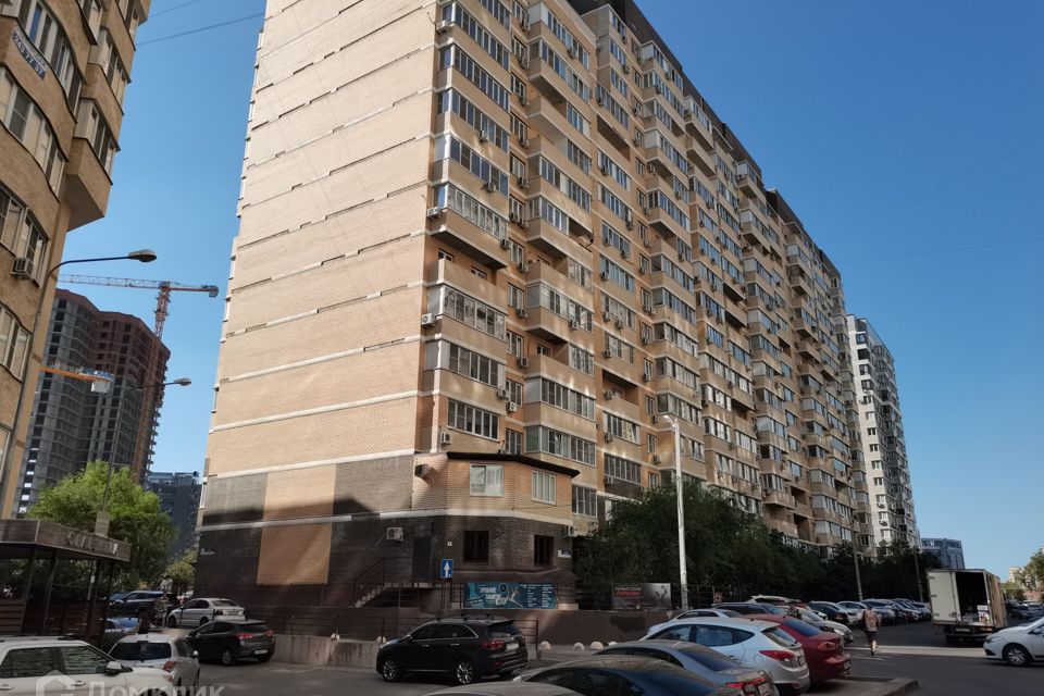 Продаётся 1-комнатная квартира, 42 м²