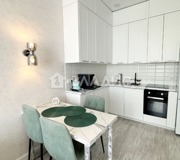 Продаётся 1-комнатная квартира, 42 м²