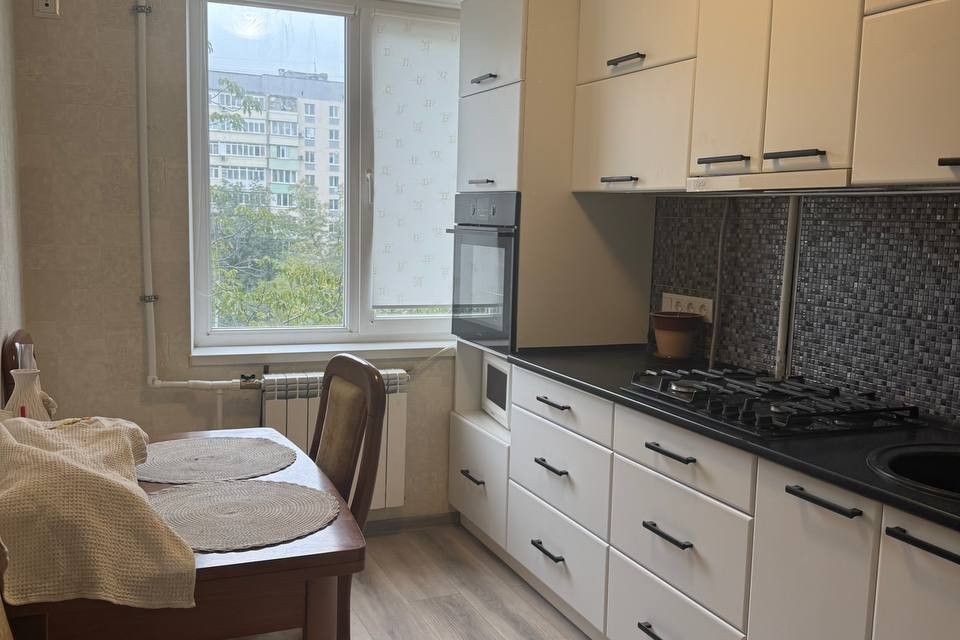 Продаётся 3-комнатная квартира, 61.3 м²