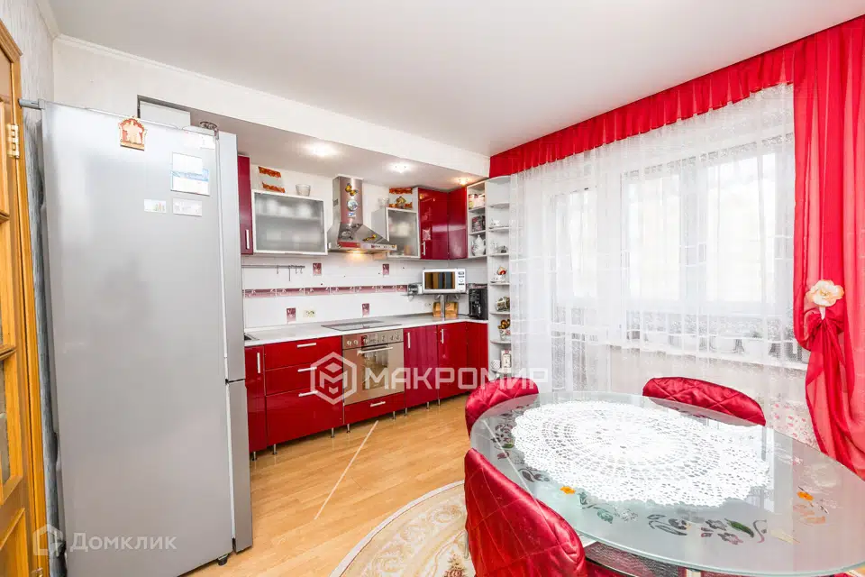 Продаётся 3-комнатная квартира, 109.3 м²
