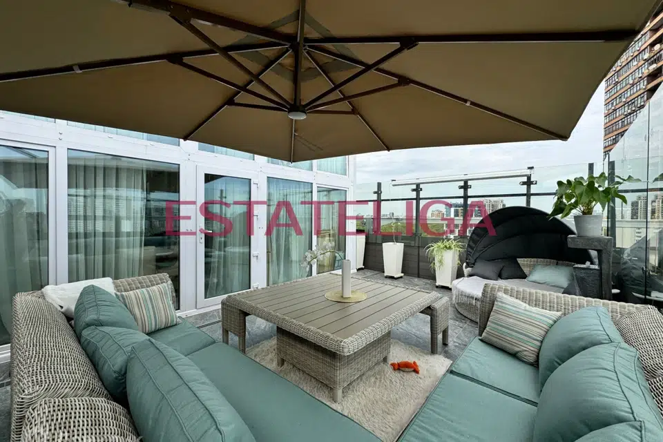 Продаётся 3-комнатная квартира, 130 м²