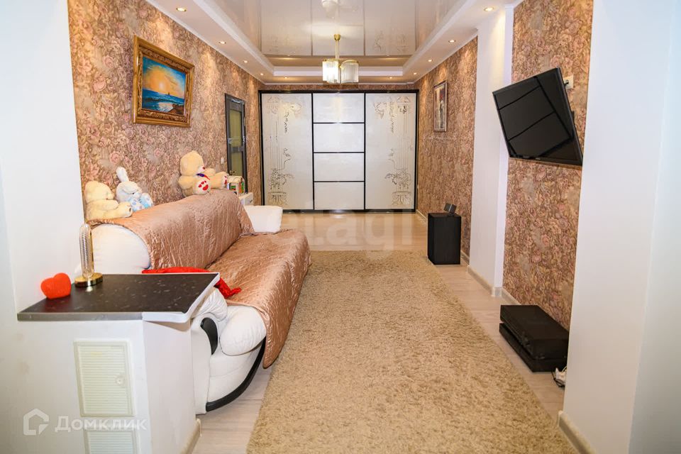 Продаётся 1-комнатная квартира, 55 м²