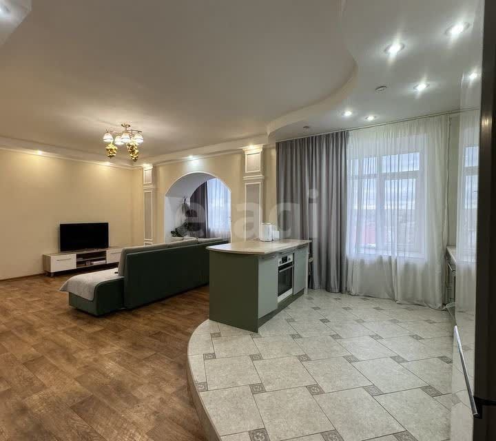 Продаётся 4-комнатная квартира, 111.5 м²
