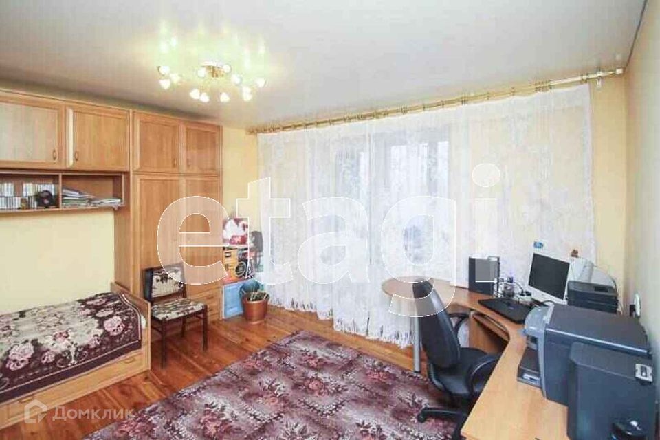 Продаётся 4-комнатная квартира, 100.5 м²
