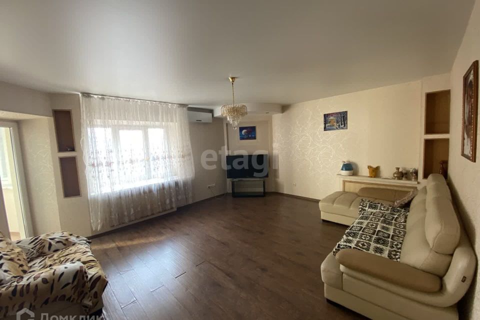 Продаётся 3-комнатная квартира, 106.1 м²