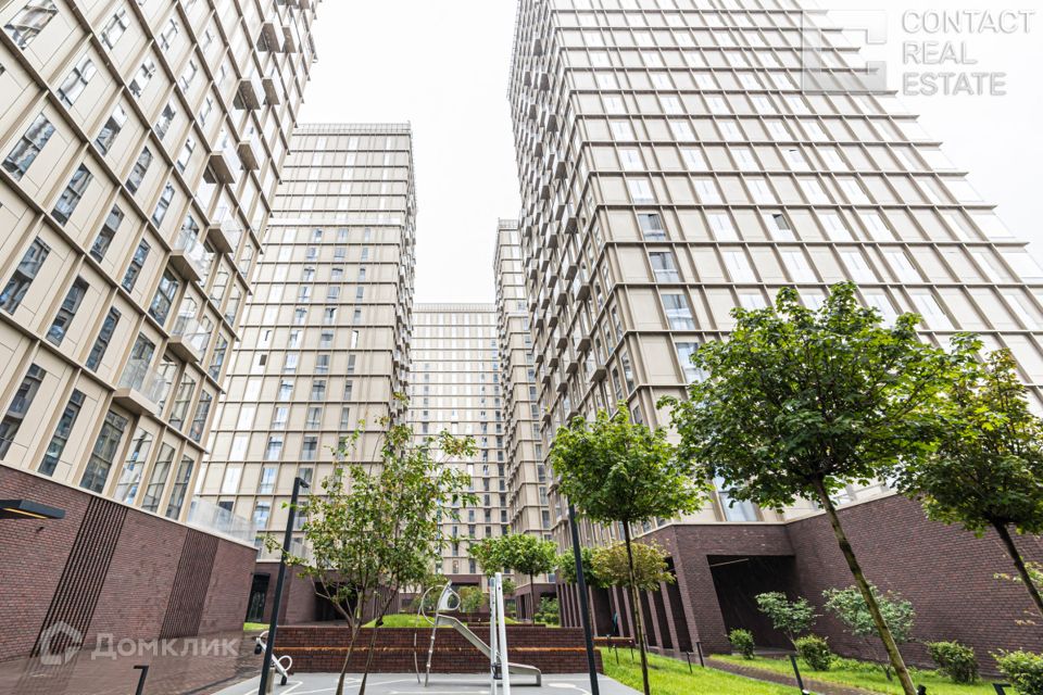Продаётся 4-комнатная квартира, 136 м²