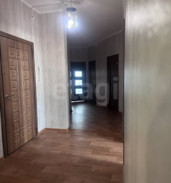 Продаётся 3-комнатная квартира, 107.8 м²