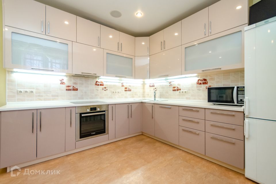 Продаётся 3-комнатная квартира, 103.8 м²
