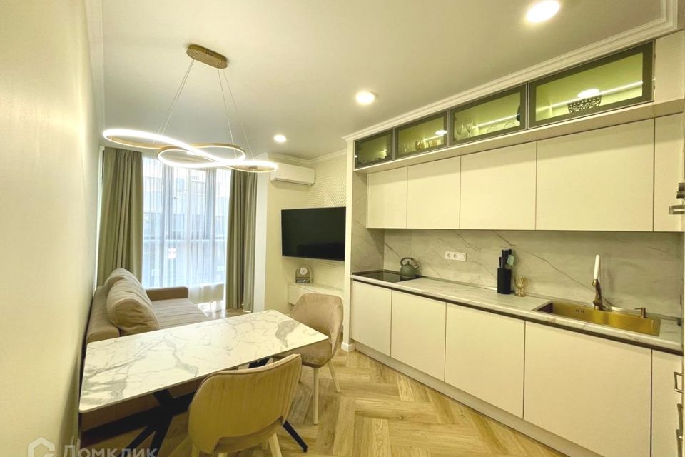 Продаётся 1-комнатная квартира, 46 м²