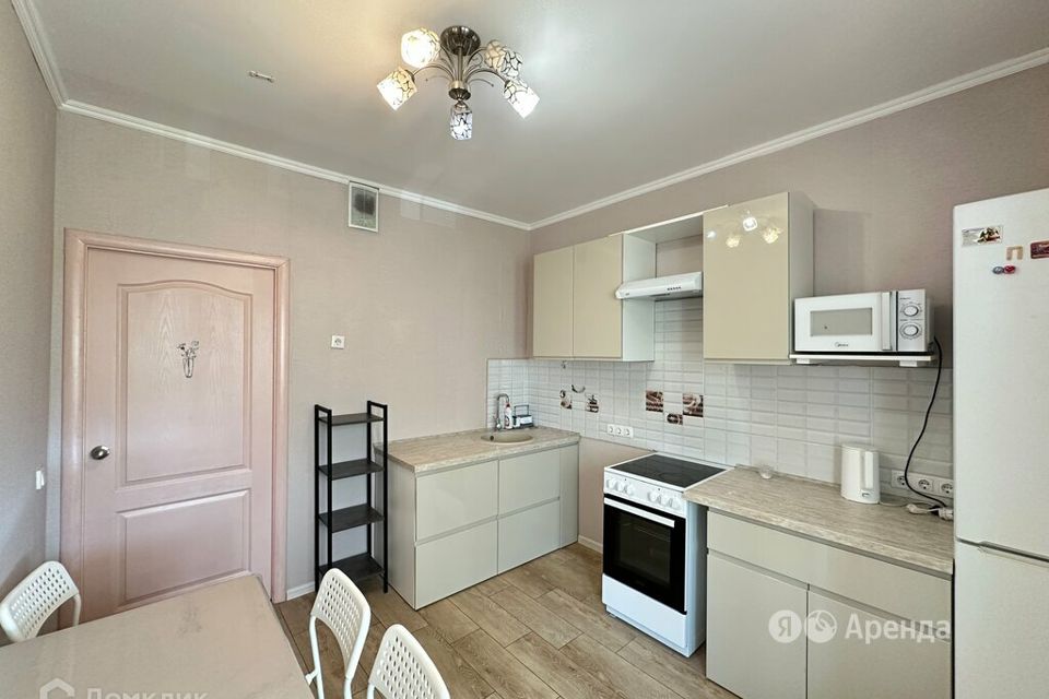 Сдаётся 1-комнатная квартира, 38 м²