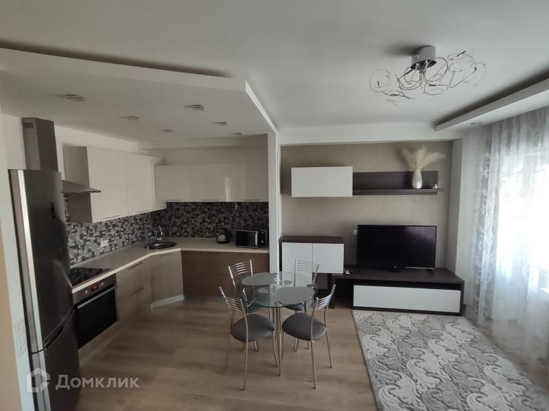 Сдаётся 2-комнатная квартира, 61 м²