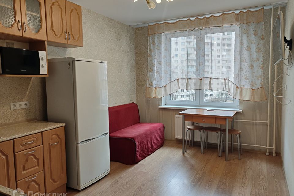 Продаётся 1-комнатная квартира, 42.3 м²