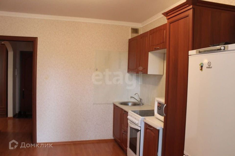Сдаётся 2-комнатная квартира, 65 м²