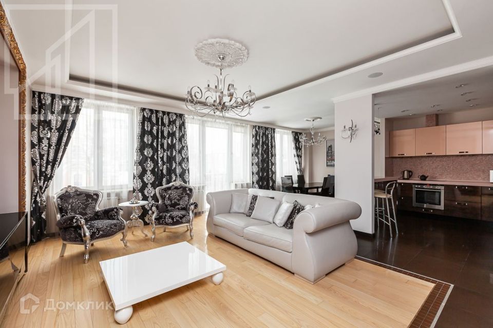 Сдаётся 3-комнатная квартира, 144 м²
