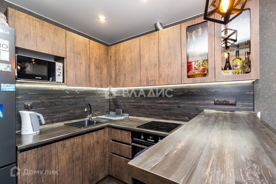 Продаётся 1-комнатная квартира, 41.7 м²
