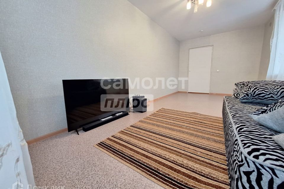Продаётся 1-комнатная квартира, 42.3 м²