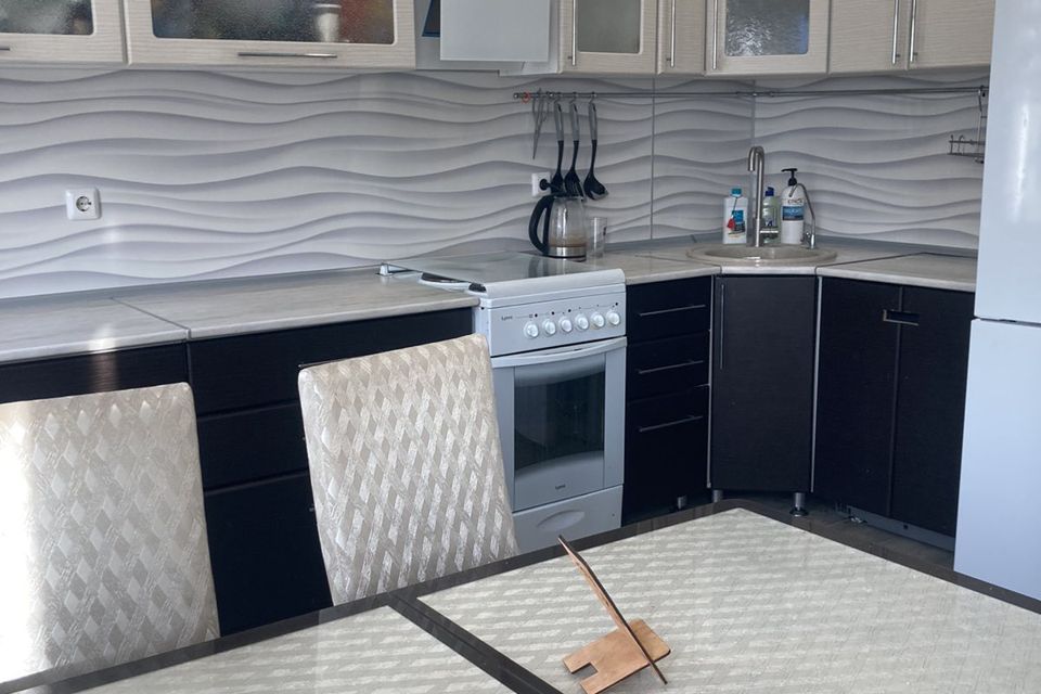 Продаётся 4-комнатная квартира, 77.8 м²
