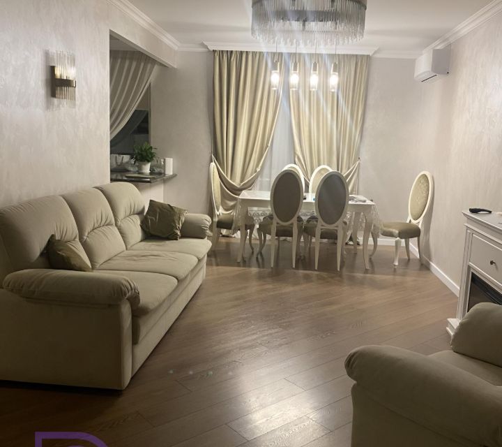 Продаётся 3-комнатная квартира, 107 м²