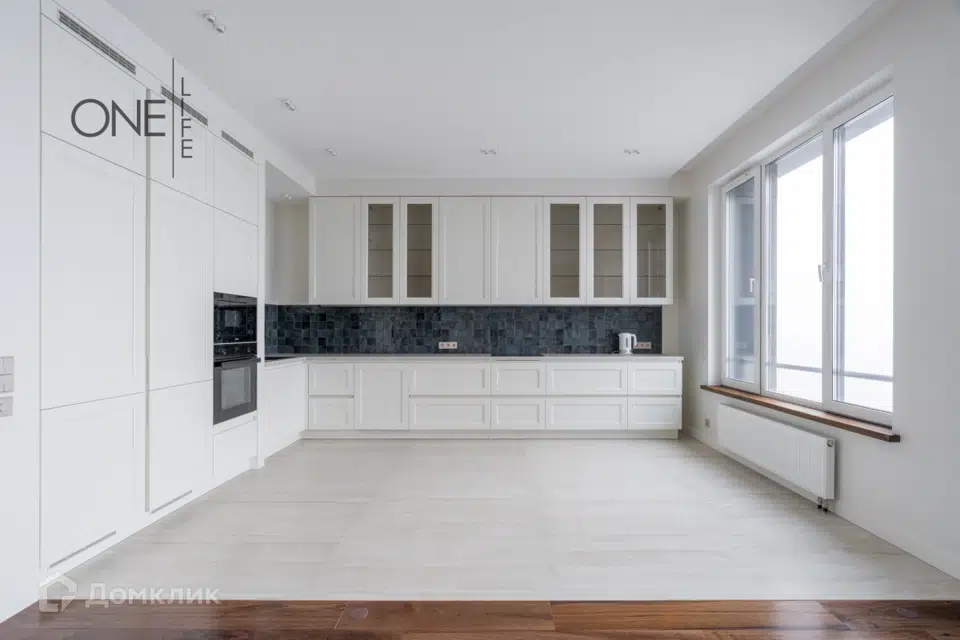 Продаётся 4-комнатная квартира, 109.9 м²