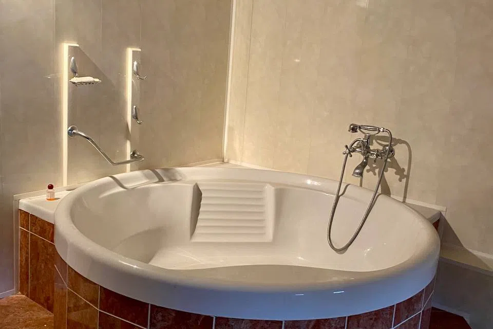 Продаётся 4-этажный дом, 640 м²