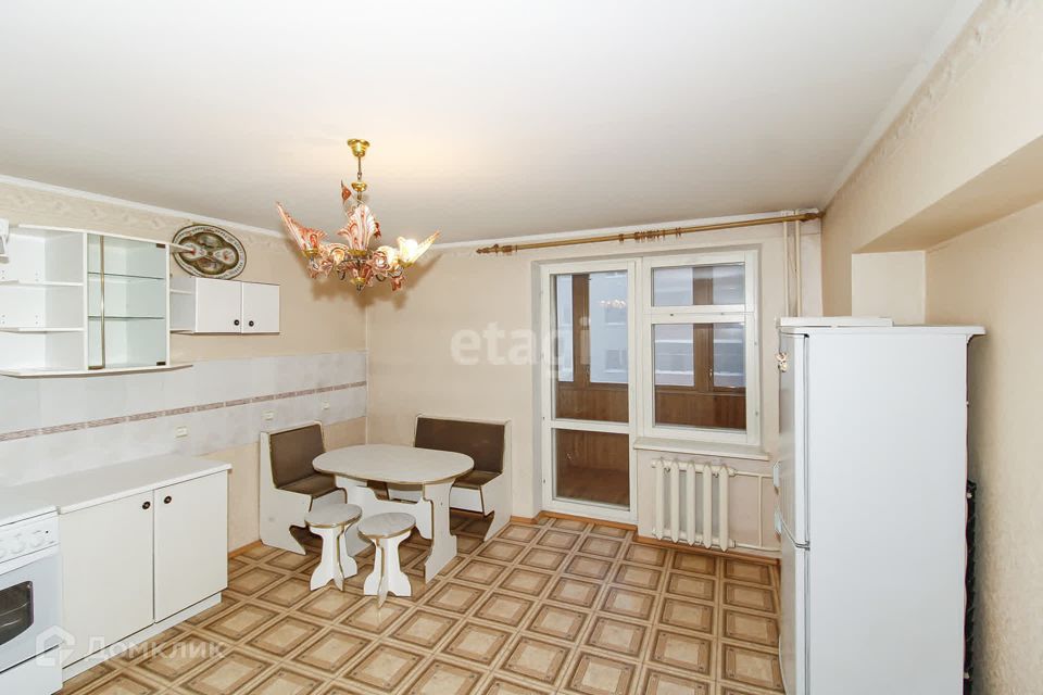Продаётся 3-комнатная квартира, 109 м²