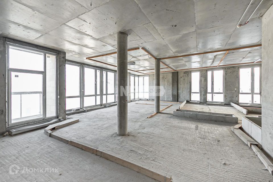 Продаётся 3-комнатная квартира, 219.4 м²