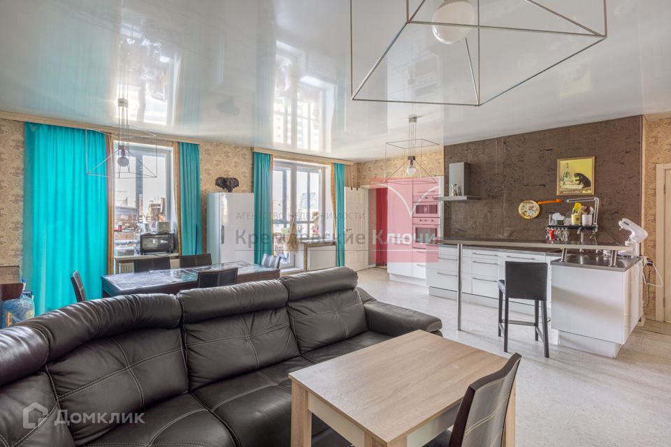Продаётся 3-комнатная квартира, 103.7 м²