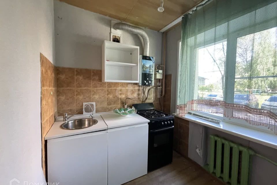 Продаётся 3-комнатная квартира, 48.8 м²