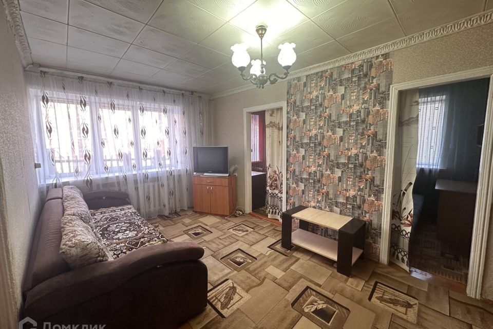 Продаётся 3-комнатная квартира, 40.4 м²