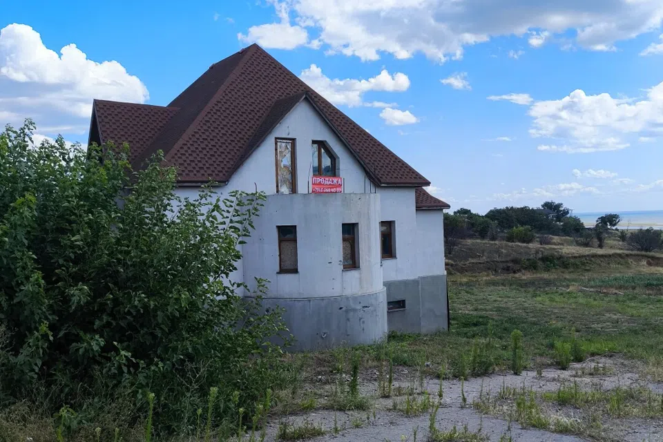 Продаётся 3-этажный дом, 297.3 м²