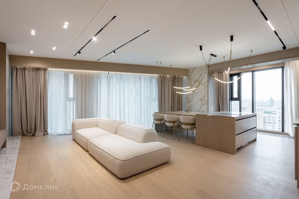 Продаётся 4-комнатная квартира, 141.5 м²