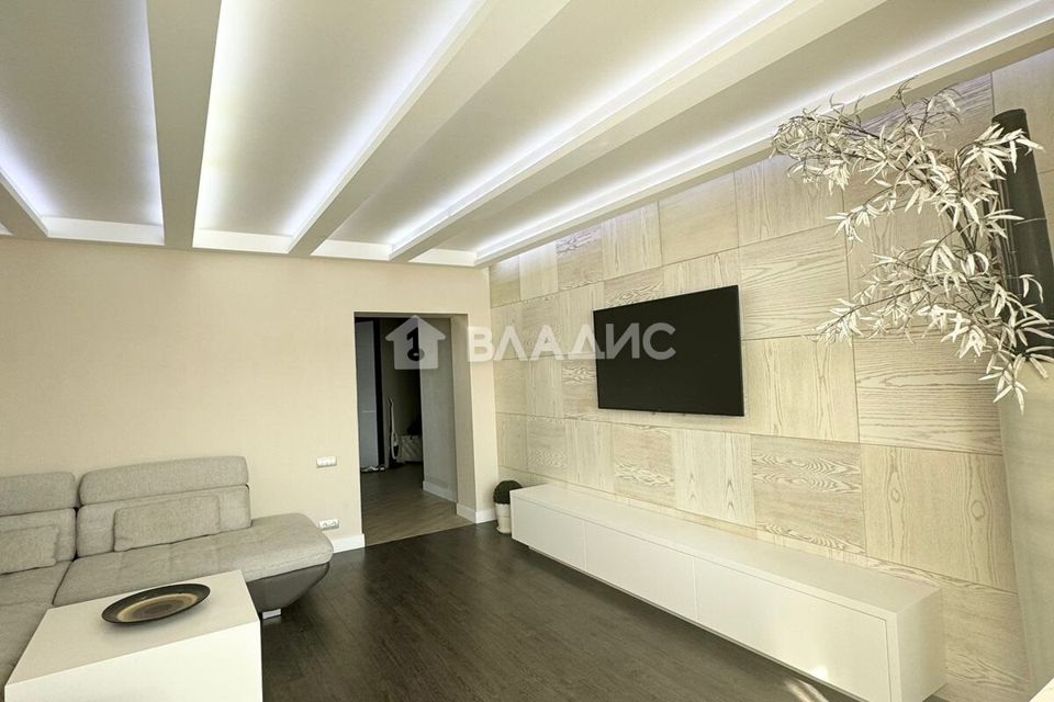 Продаётся 3-комнатная квартира, 122 м²