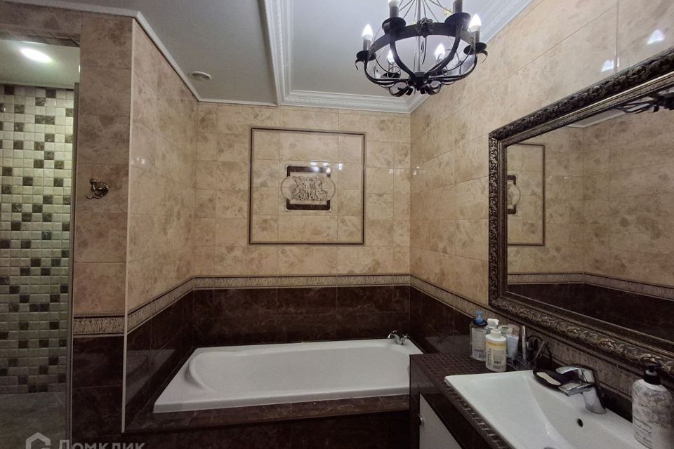 Продаётся 4-комнатная квартира, 105 м²