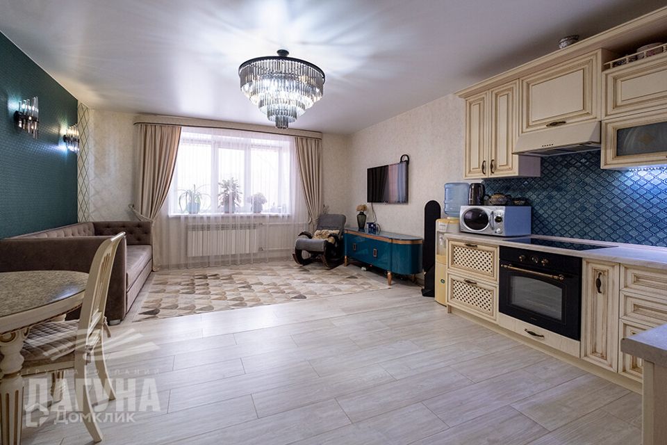 Продаётся 3-комнатная квартира, 107.9 м²