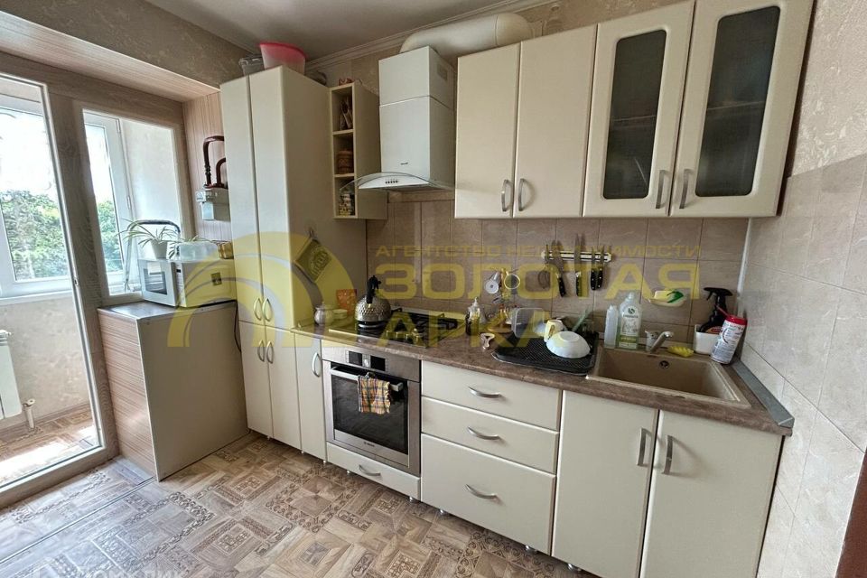Продаётся 3-комнатная квартира, 62.1 м²