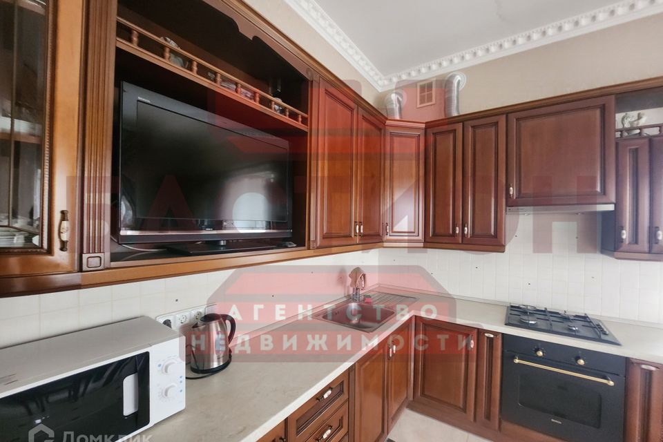 Продаётся таунхаус, 2-эт., 271 м²