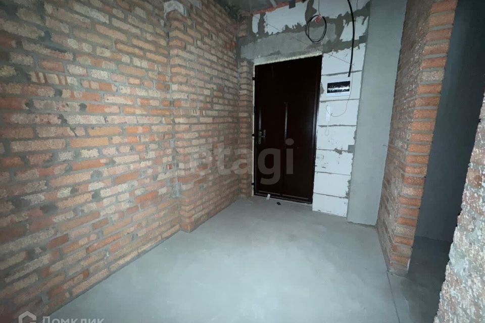 Продаётся 1-комнатная квартира, 42 м²