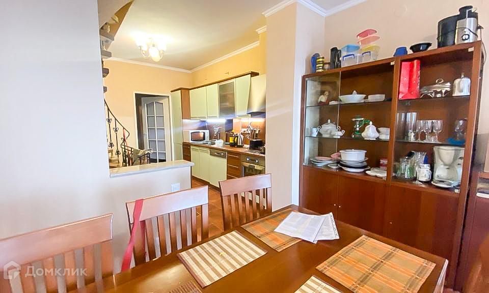 Продаётся 6-комнатная квартира, 142.9 м²