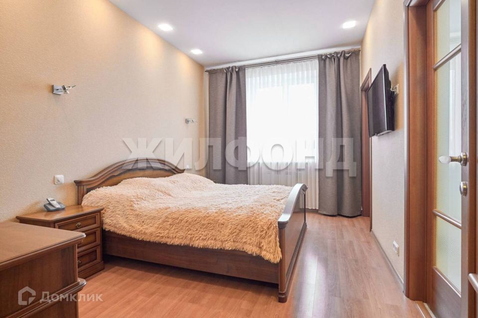 Продаётся 3-комнатная квартира, 140 м²