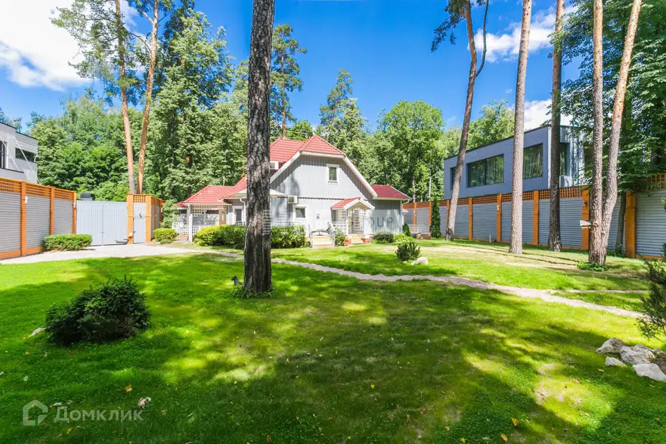Продаётся 2-этажный дом, 230 м²