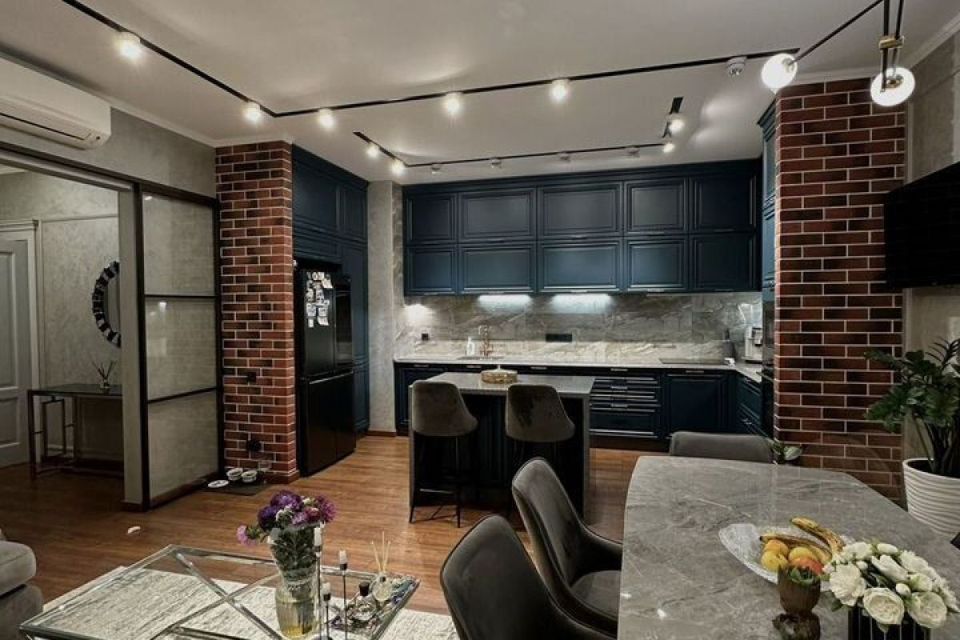 Продаётся 2-комнатная квартира, 97 м²
