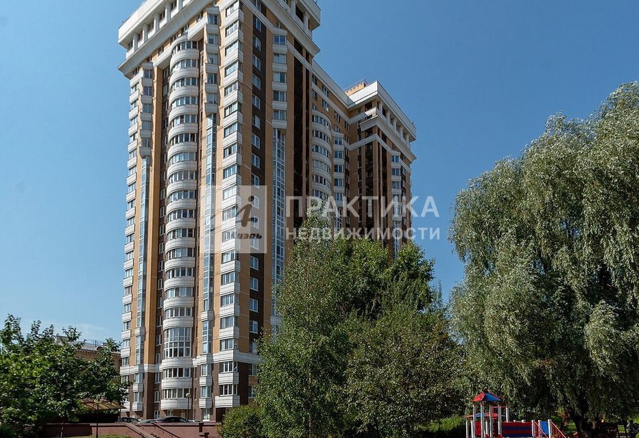 Продаётся 4-комнатная квартира, 149.6 м²