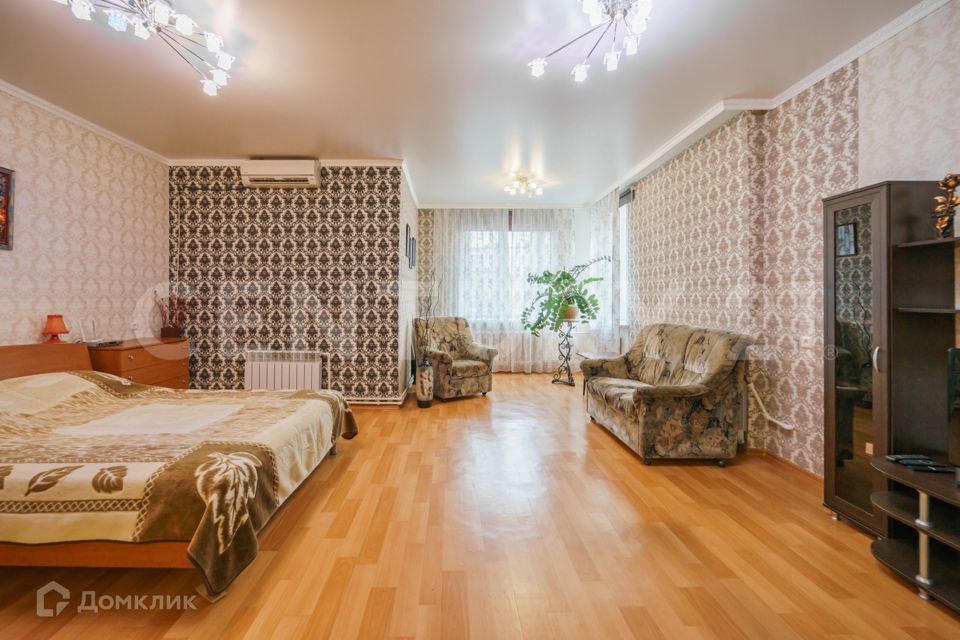 Сдаётся 1-комнатная квартира, 82.6 м²