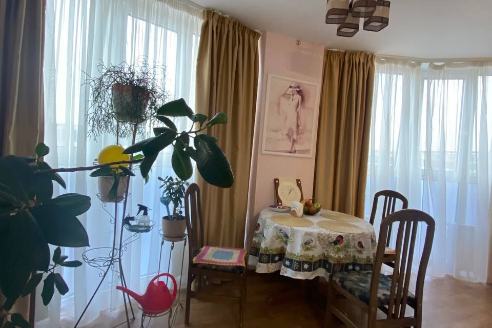 Продаётся 2-комнатная квартира, 65 м²