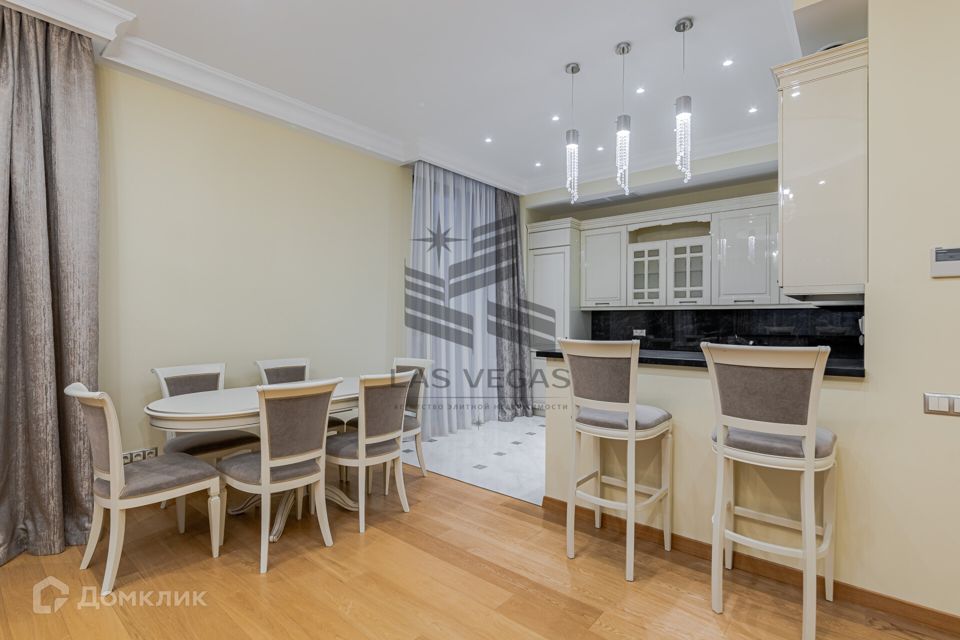 Сдаётся 5-комнатная квартира, 190 м²