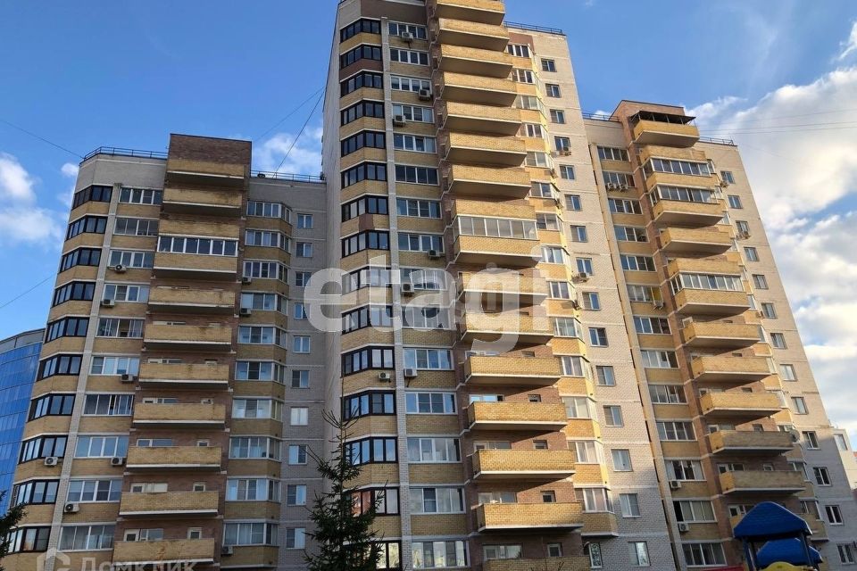 Сдаётся 1-комнатная квартира, 61.8 м²